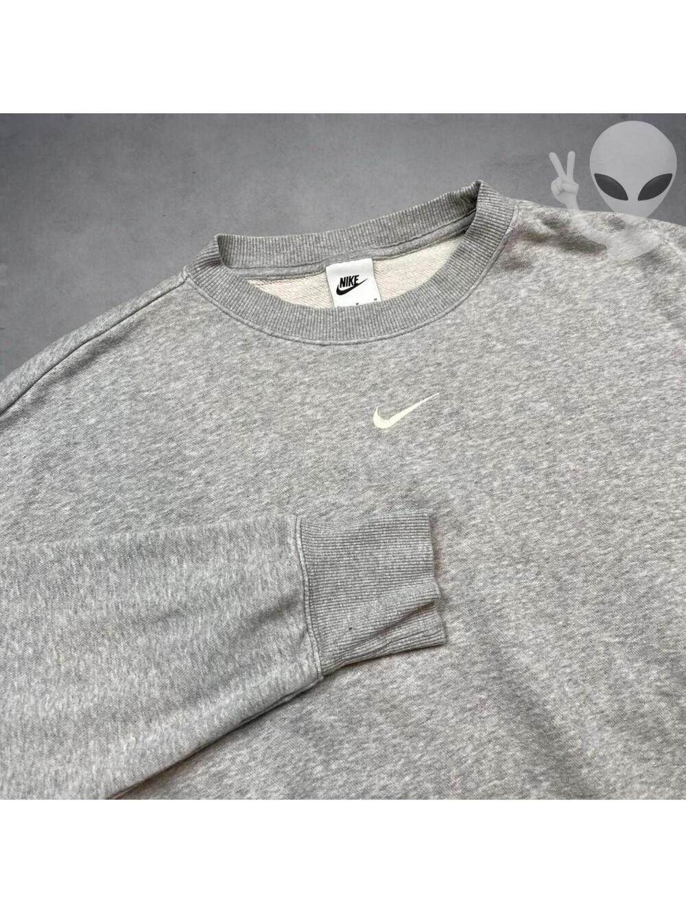 Nike Sportswear Club Center Swoosh Crewneck Medium